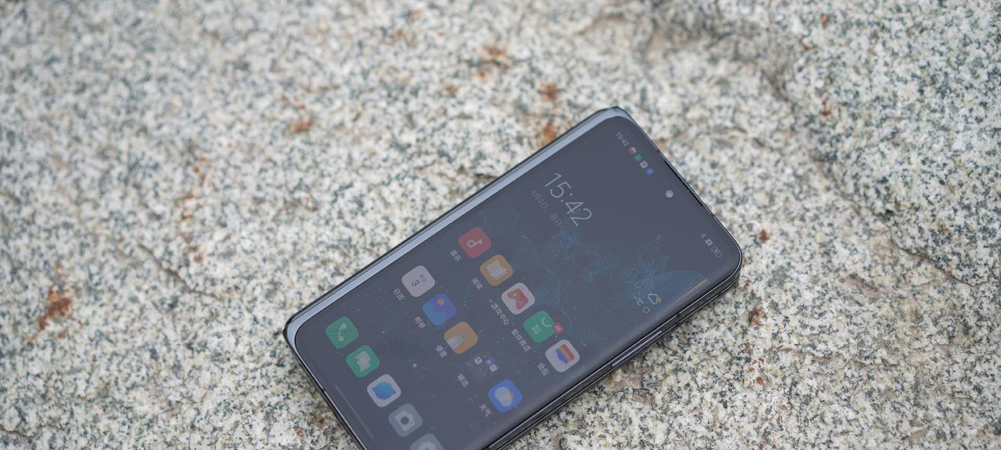 OPPOF1F手机的全面评测（OPPOF1F手机性能、摄影以及操作体验的详细分析）