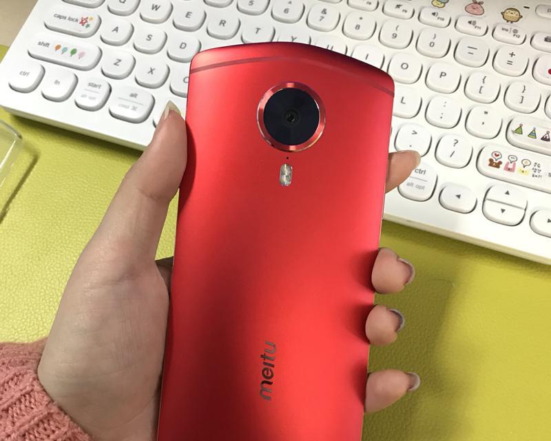 美图M4美图手机的综合评价（一款值得期待的美图手机）